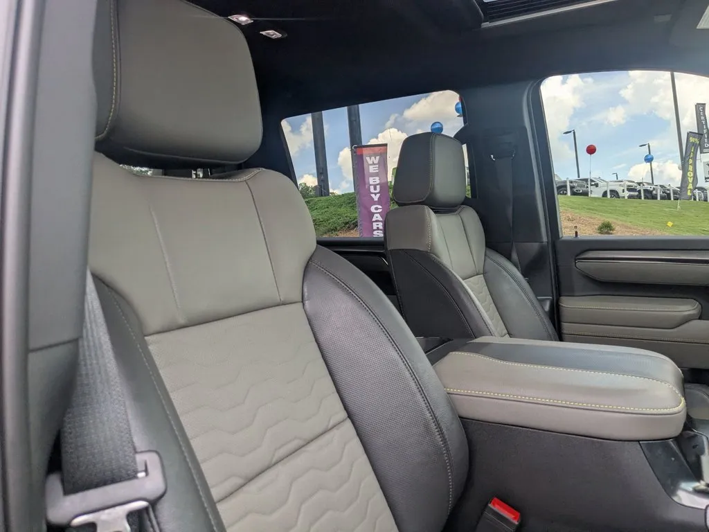 2025 Chevrolet Silverado 2500HD ZR2 thumbnail 26