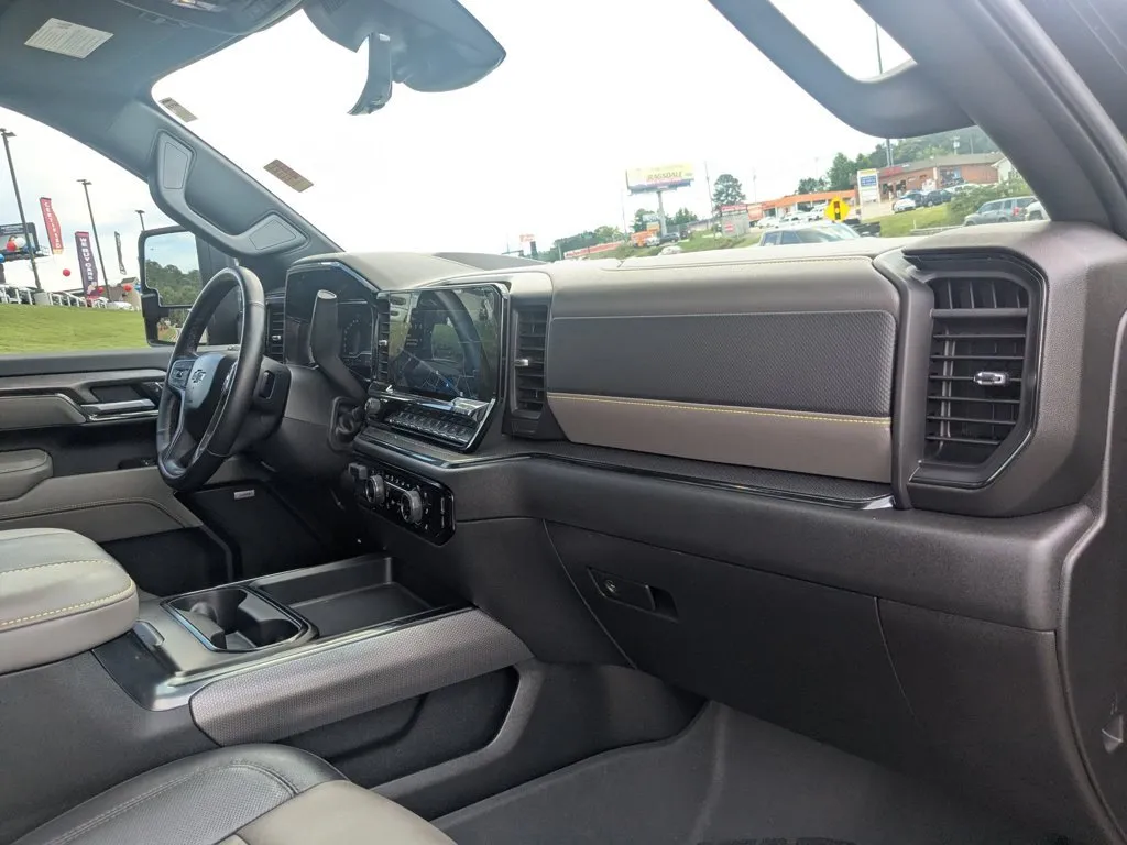 2025 Chevrolet Silverado 2500HD ZR2 thumbnail 27