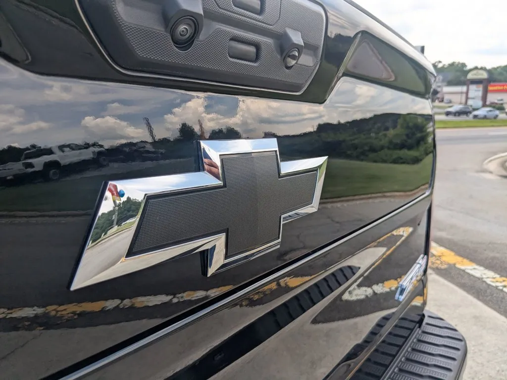 2025 Chevrolet Silverado 2500HD ZR2 thumbnail 28