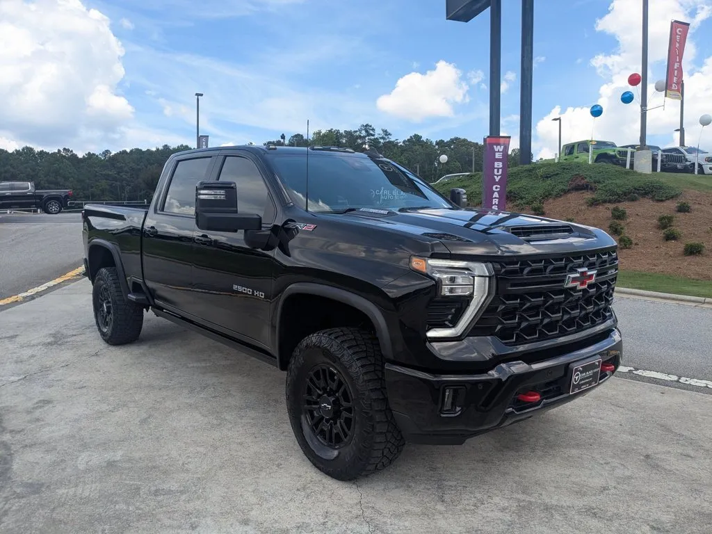 2025 Chevrolet Silverado 2500HD ZR2 thumbnail 3