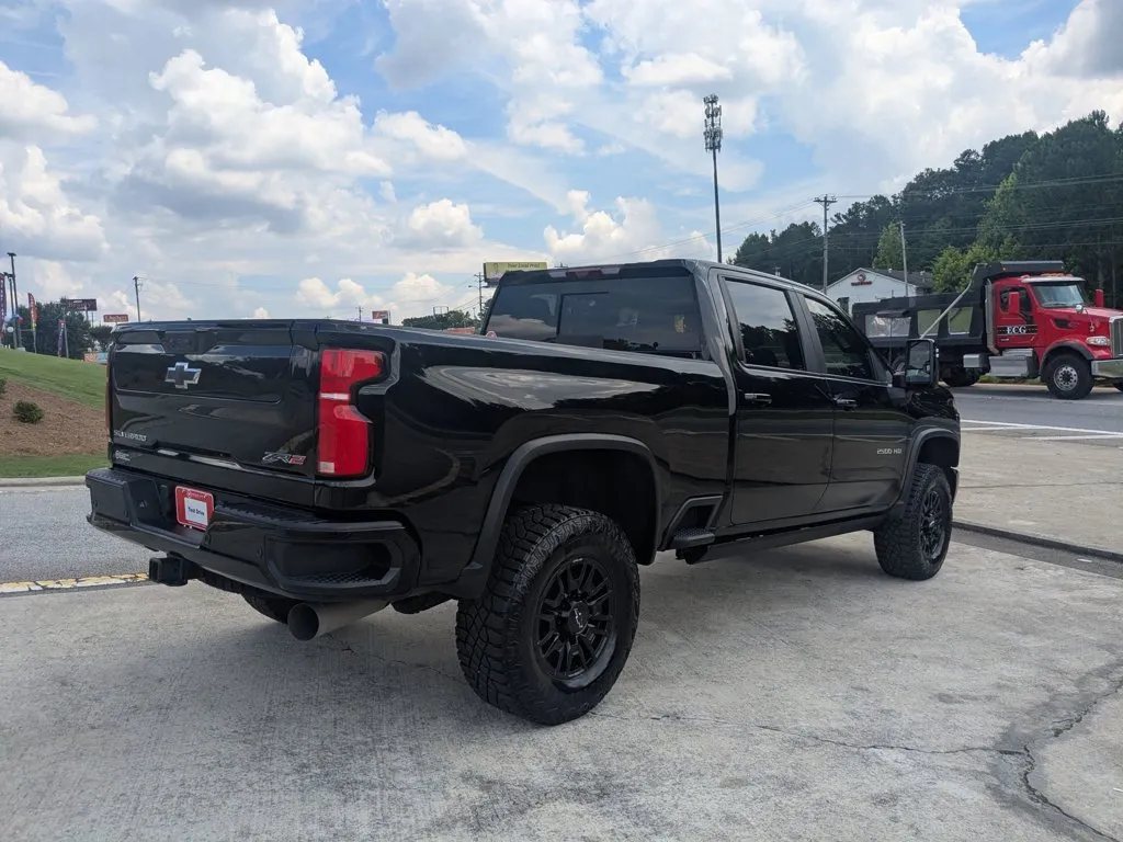 2025 Chevrolet Silverado 2500HD ZR2 thumbnail 5