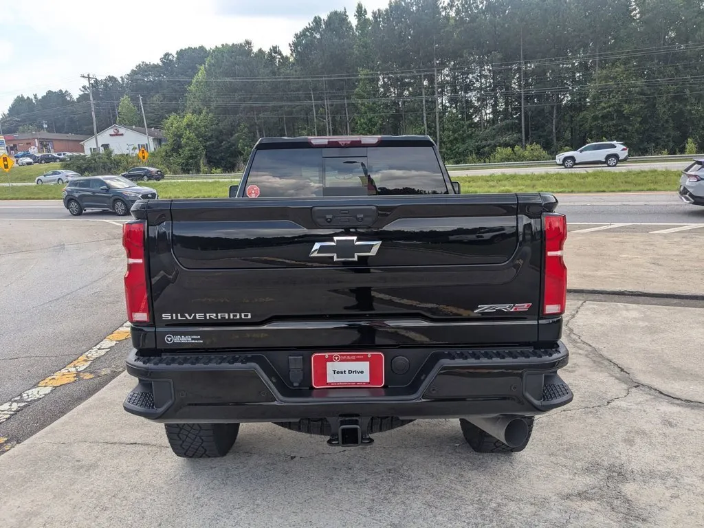 2025 Chevrolet Silverado 2500HD ZR2 thumbnail 6