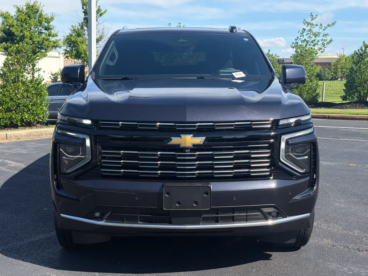 2025 Chevrolet Suburban High Country thumbnail 2