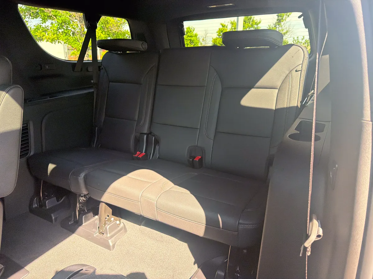 2025 Chevrolet Suburban High Country thumbnail 26
