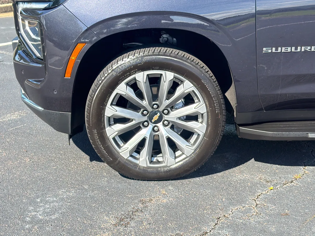 2025 Chevrolet Suburban High Country thumbnail 31