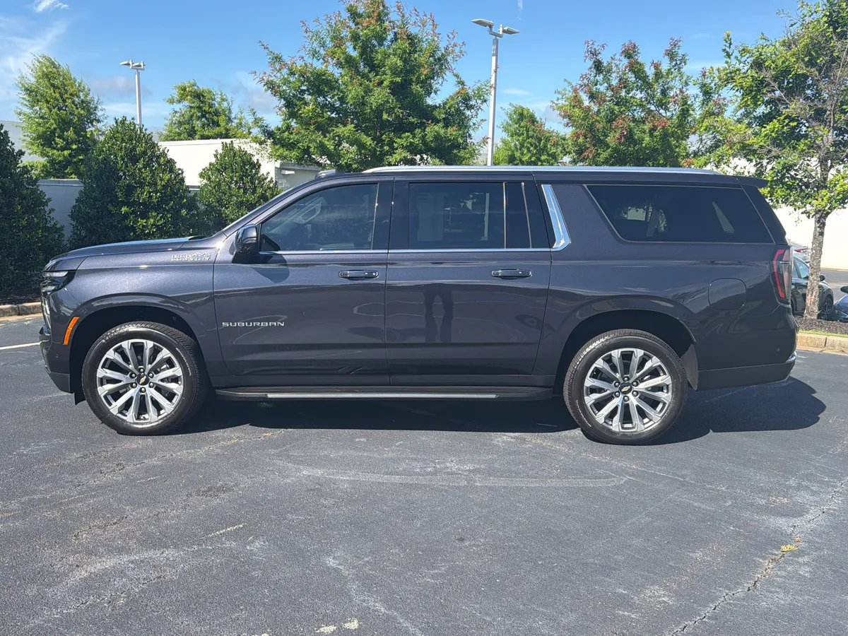 2025 Chevrolet Suburban High Country thumbnail 5