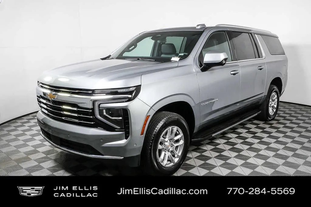 2025 Chevrolet Suburban LT thumbnail 25