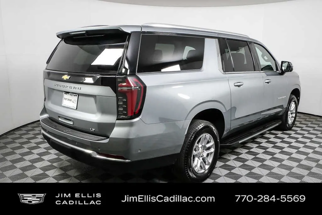 2025 Chevrolet Suburban LT thumbnail 3
