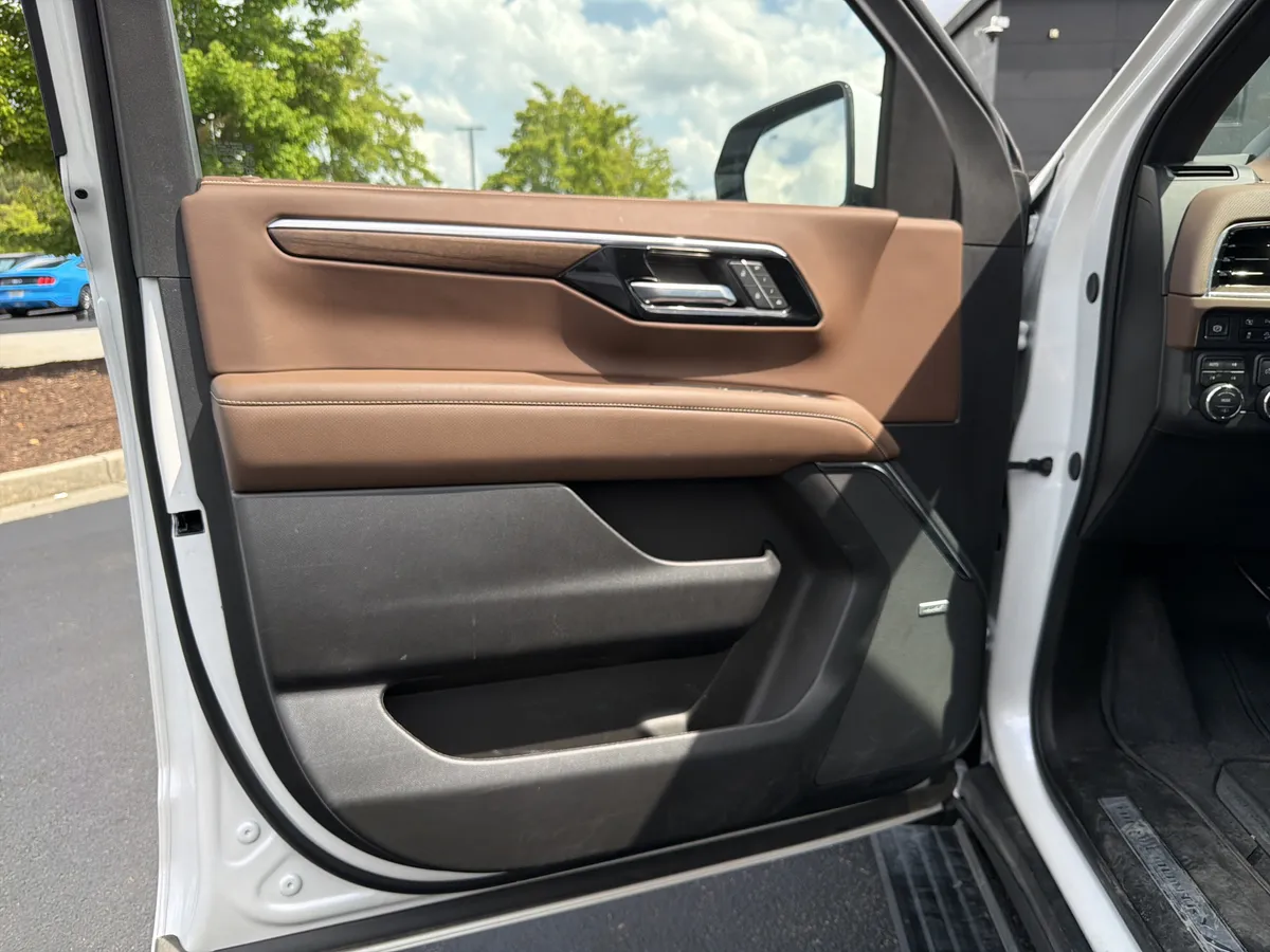 2025 Chevrolet Tahoe High Country thumbnail 16