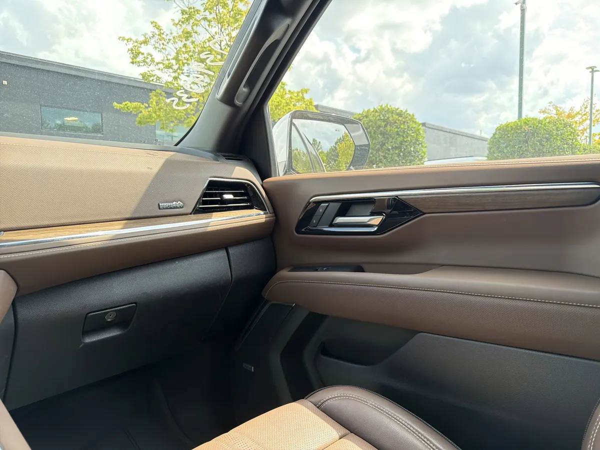 2025 Chevrolet Tahoe High Country thumbnail 25