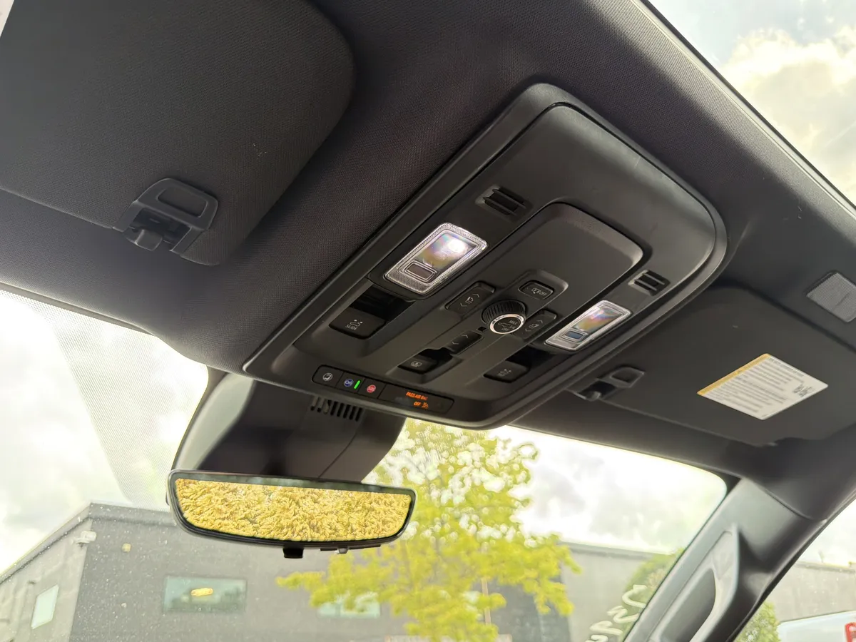 2025 Chevrolet Tahoe High Country thumbnail 27