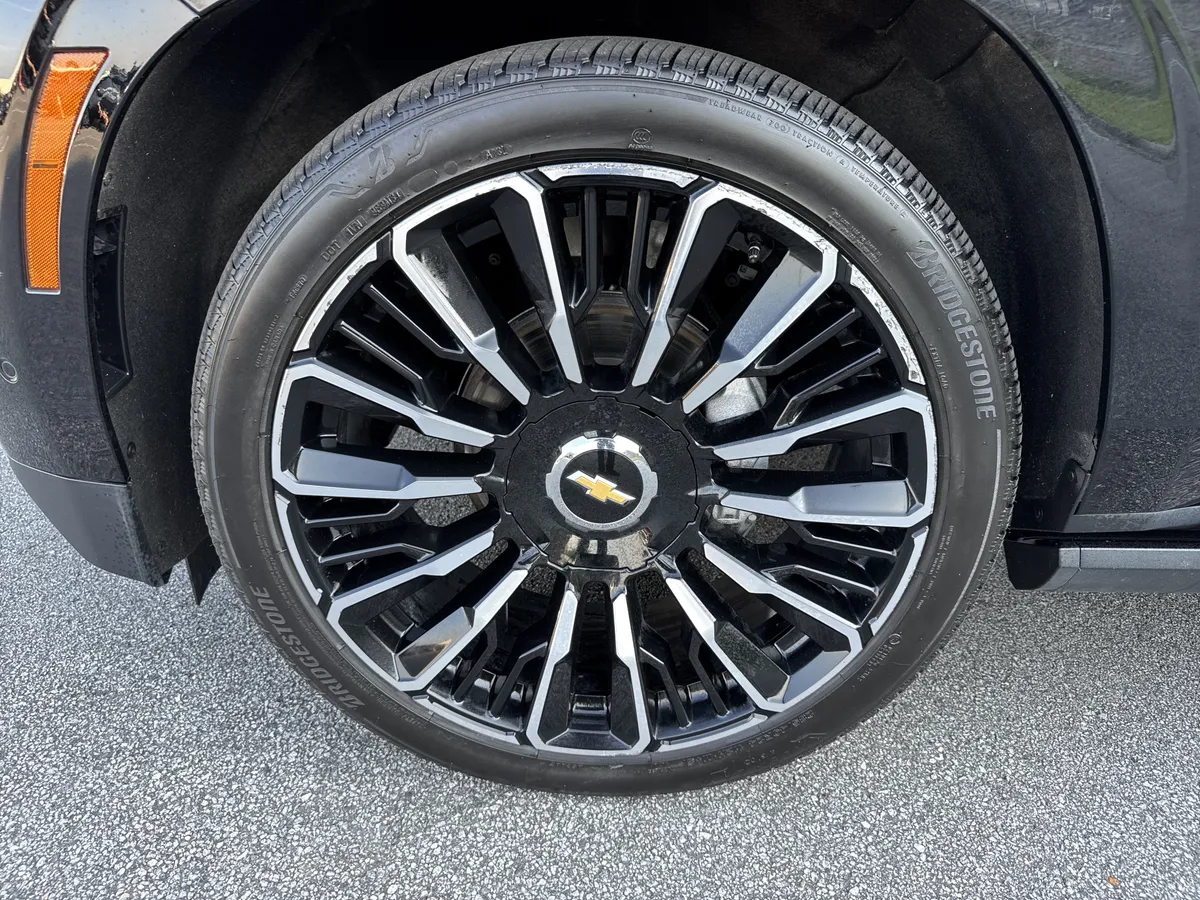 2025 Chevrolet Tahoe High Country thumbnail 12