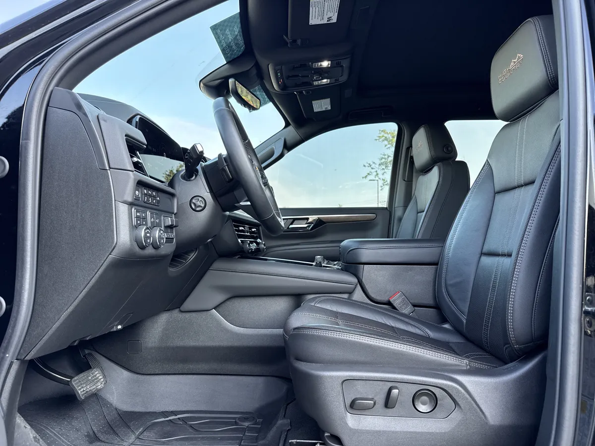 2025 Chevrolet Tahoe High Country thumbnail 15