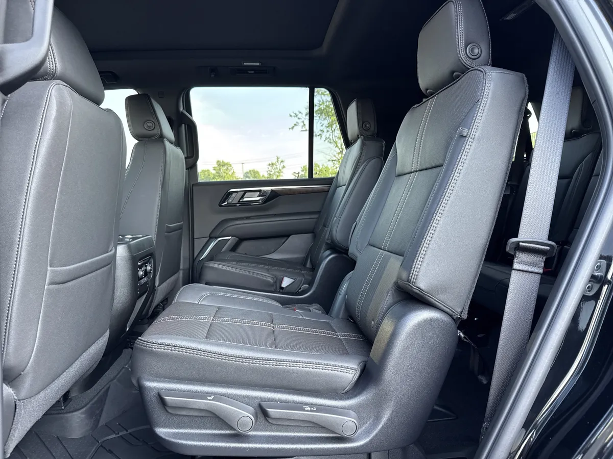 2025 Chevrolet Tahoe High Country thumbnail 30