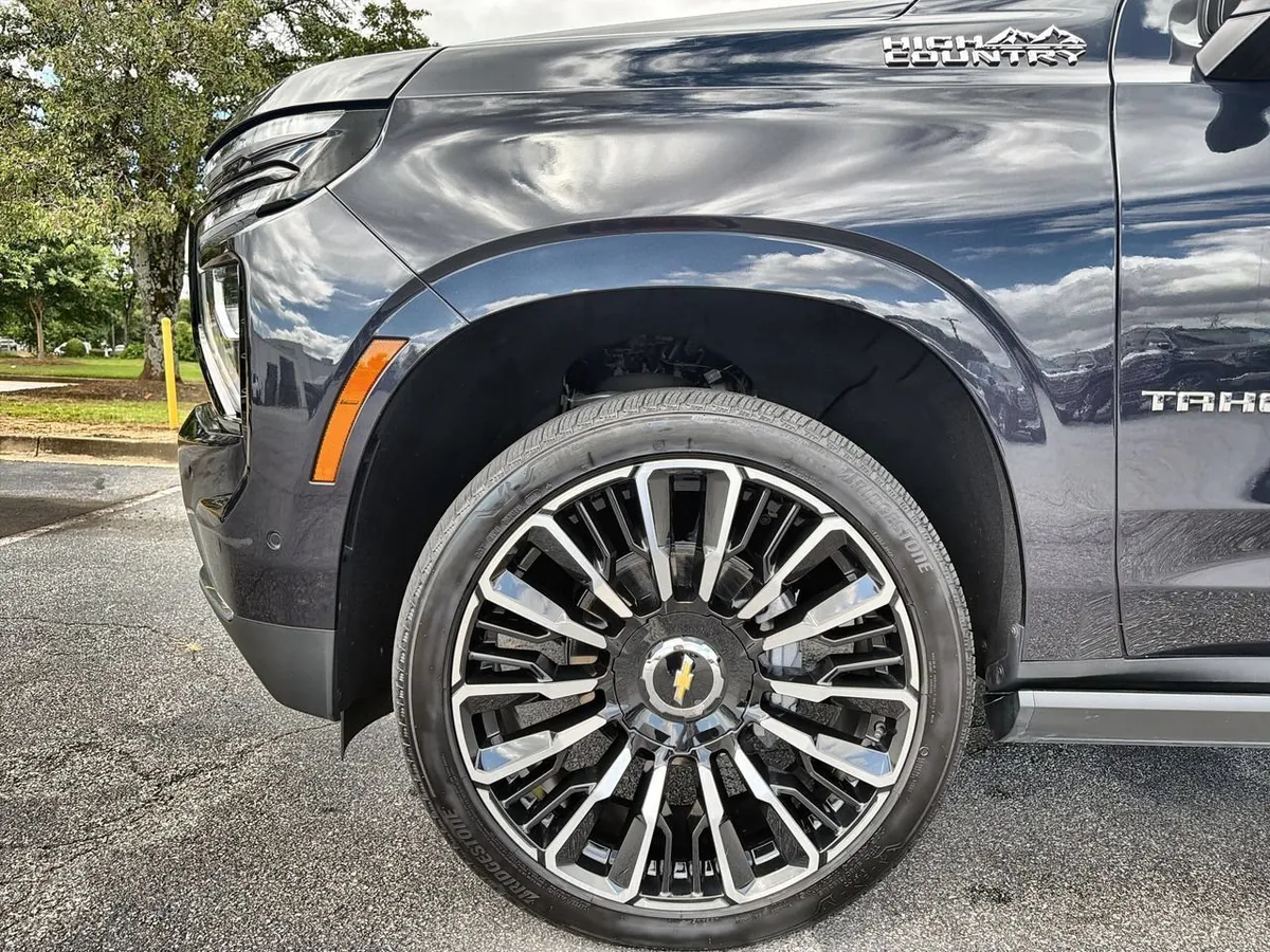 2025 Chevrolet Tahoe High Country thumbnail 28