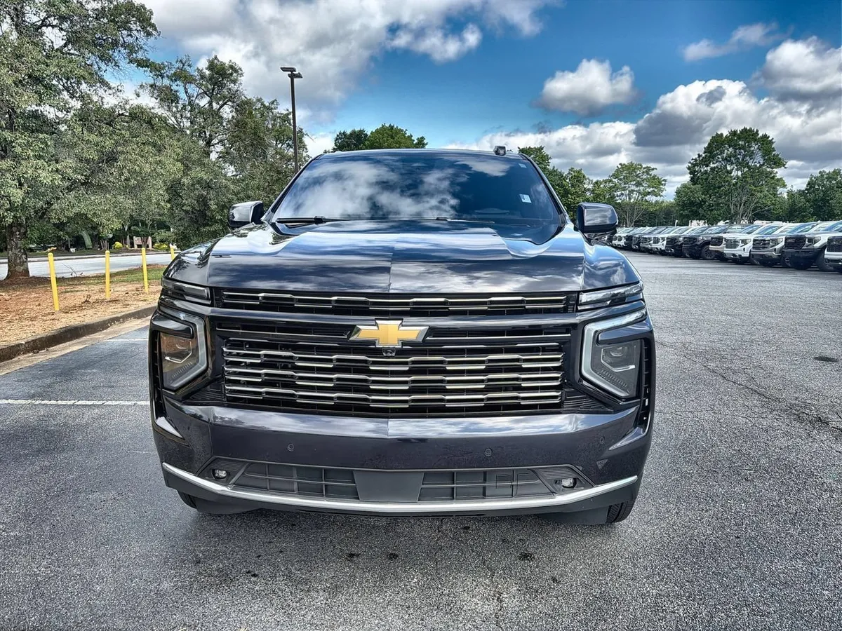 2025 Chevrolet Tahoe High Country thumbnail 3