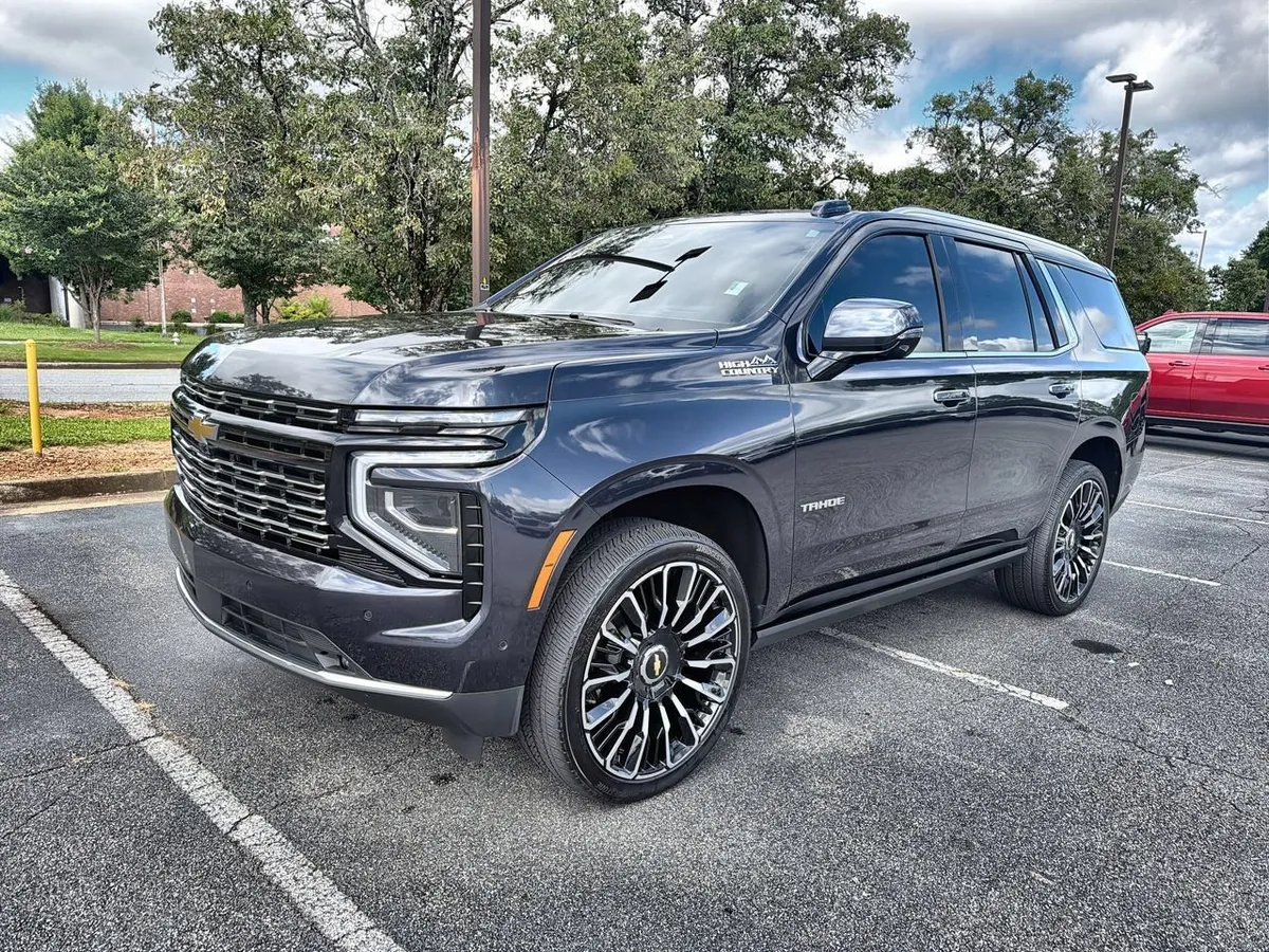 2025 Chevrolet Tahoe High Country thumbnail 4