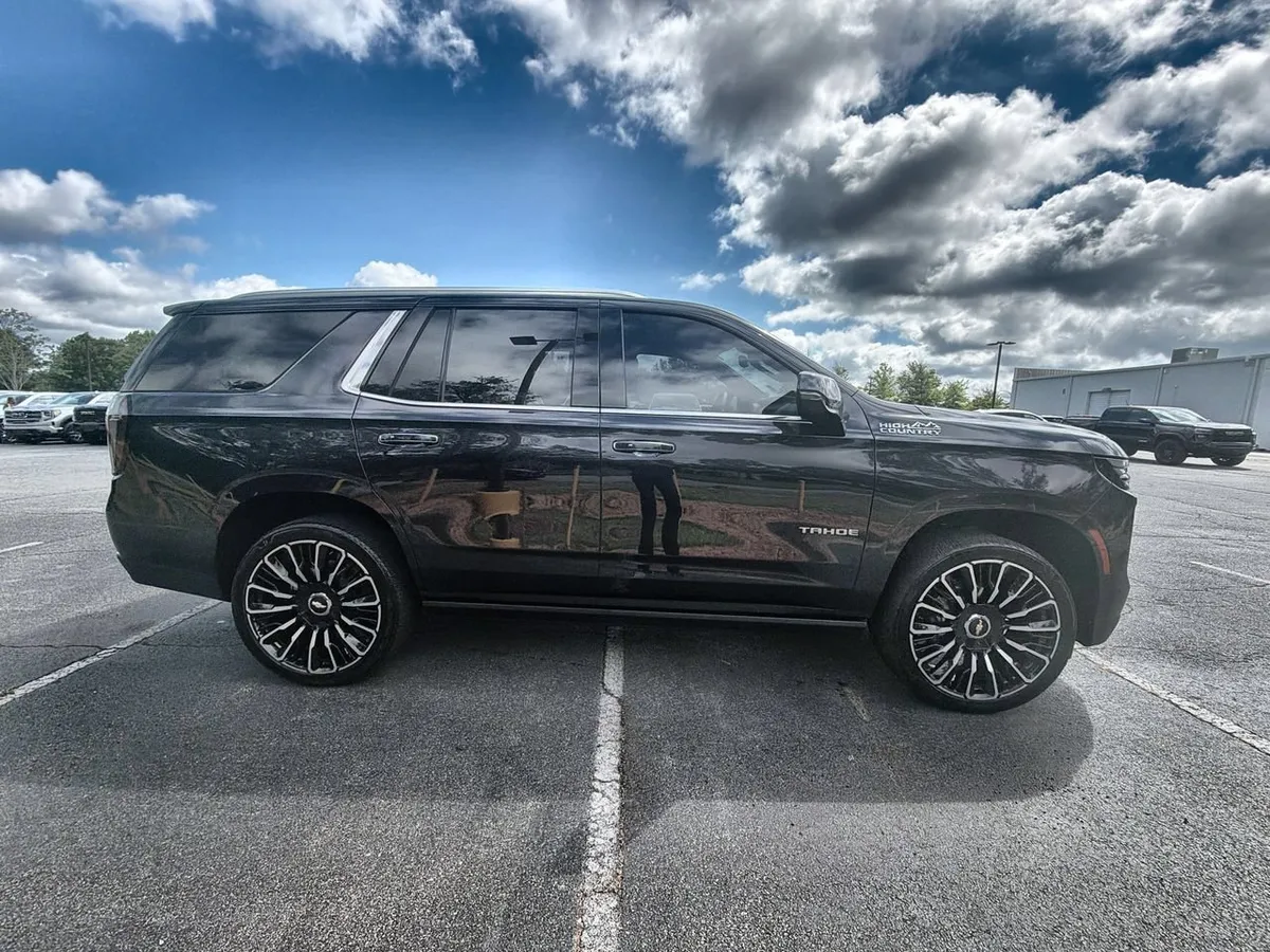 2025 Chevrolet Tahoe High Country thumbnail 9