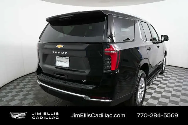 2025 Chevrolet Tahoe LT thumbnail 3