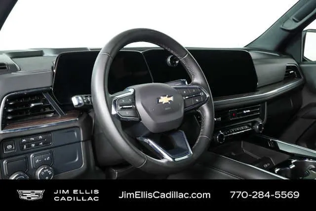 2025 Chevrolet Tahoe LT thumbnail 4