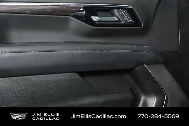 2025 Chevrolet Tahoe LT thumbnail 6