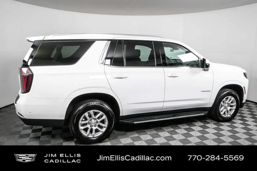 2025 Chevrolet Tahoe LT thumbnail 2