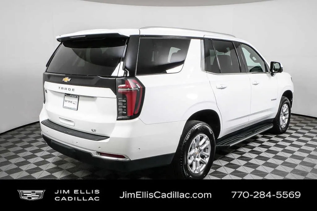 2025 Chevrolet Tahoe LT thumbnail 3