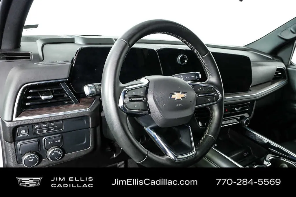 2025 Chevrolet Tahoe LT thumbnail 4