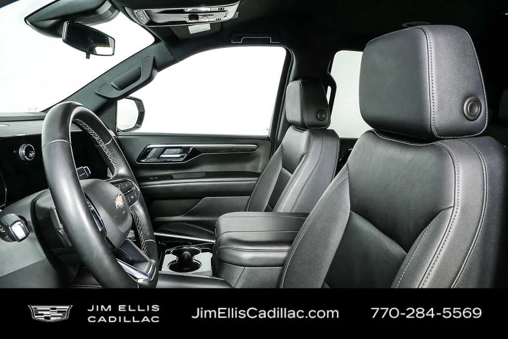 2025 Chevrolet Tahoe LT thumbnail 5