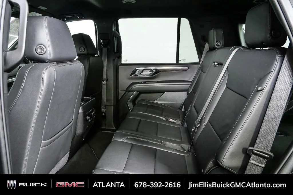 2025 Chevrolet Tahoe LT thumbnail 18