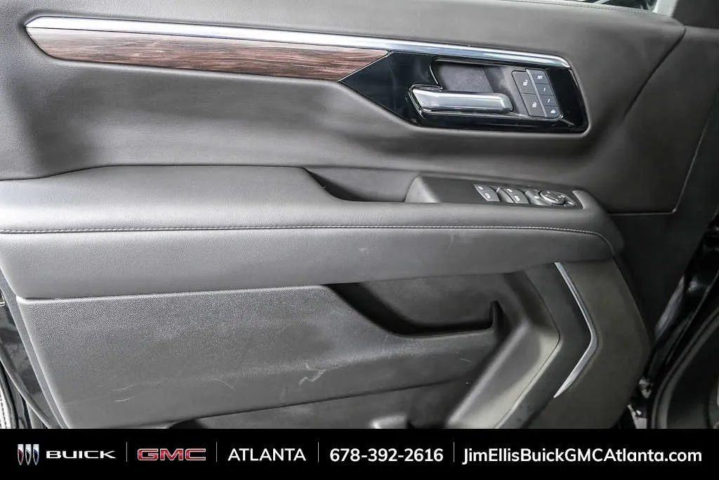 2025 Chevrolet Tahoe LT thumbnail 6