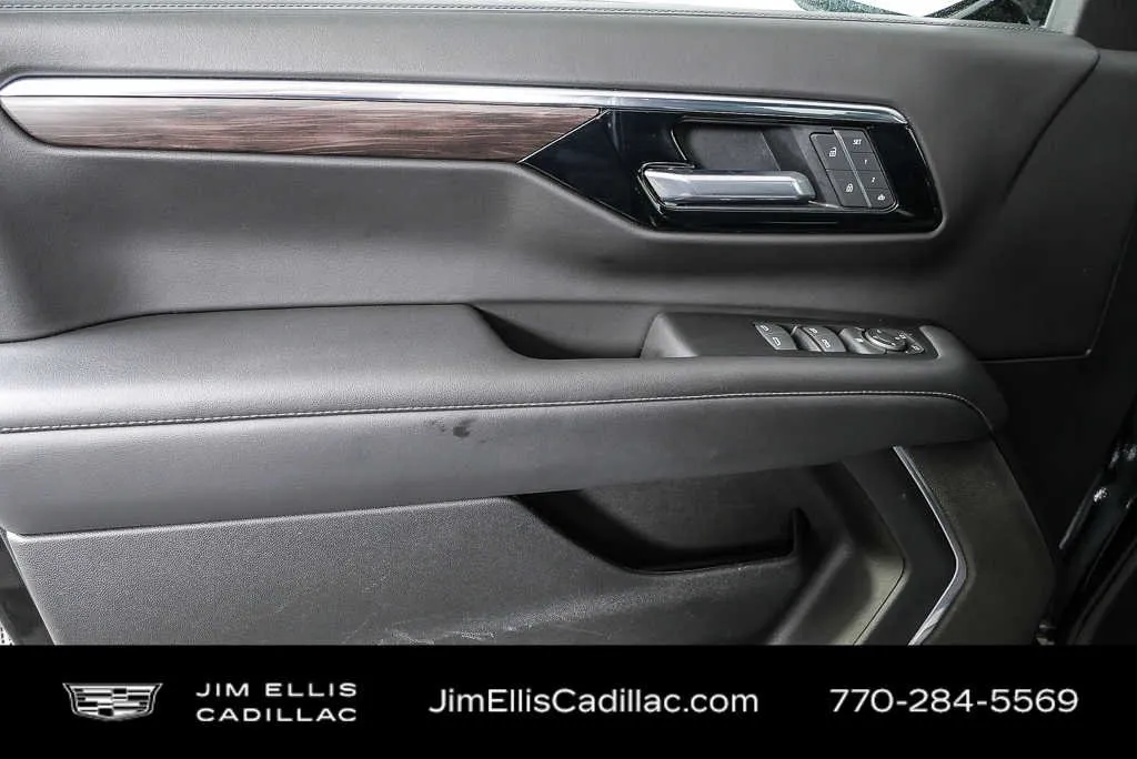 2025 Chevrolet Tahoe LT thumbnail 6