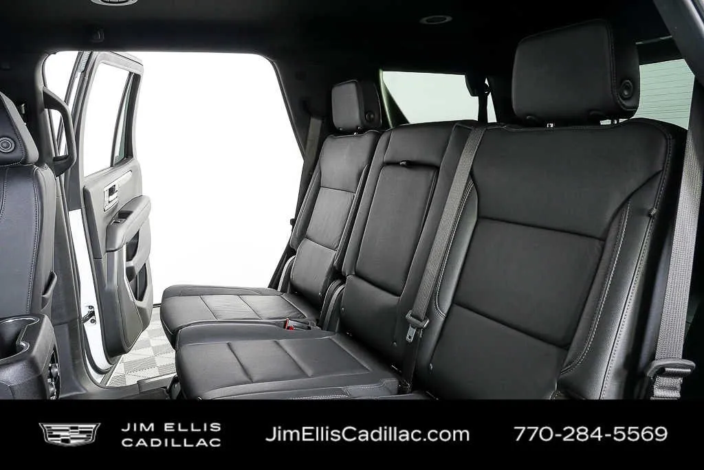 2025 Chevrolet Tahoe LT thumbnail 19