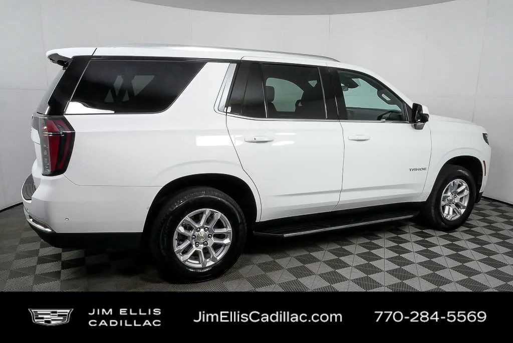2025 Chevrolet Tahoe LT thumbnail 2