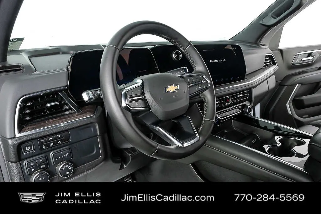2025 Chevrolet Tahoe LT thumbnail 4