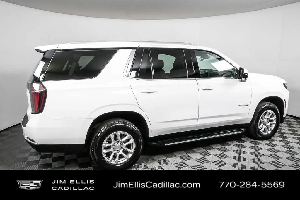 2025 Chevrolet Tahoe LT thumbnail 2