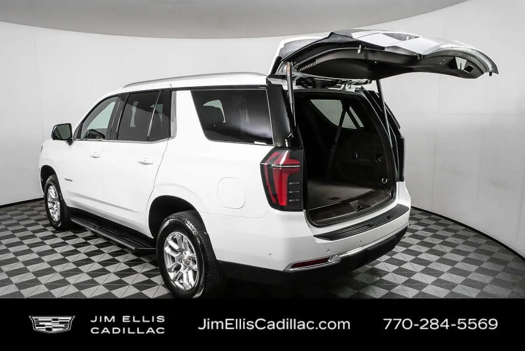 2025 Chevrolet Tahoe LT thumbnail 33