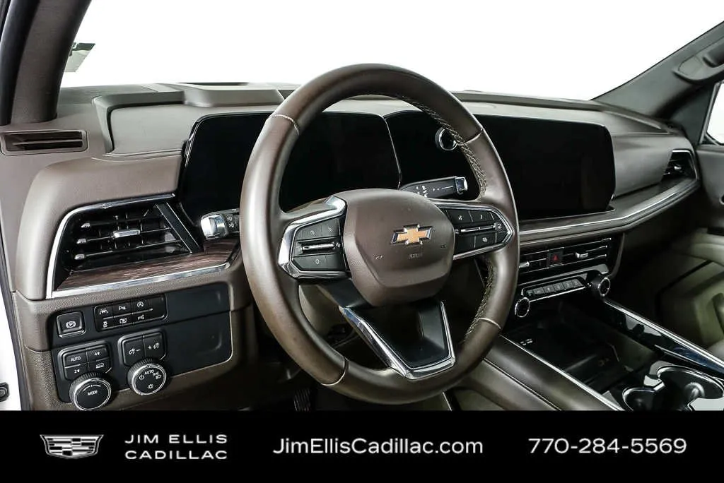 2025 Chevrolet Tahoe LT thumbnail 4