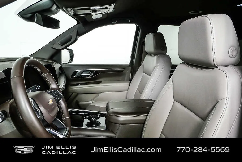 2025 Chevrolet Tahoe LT thumbnail 5