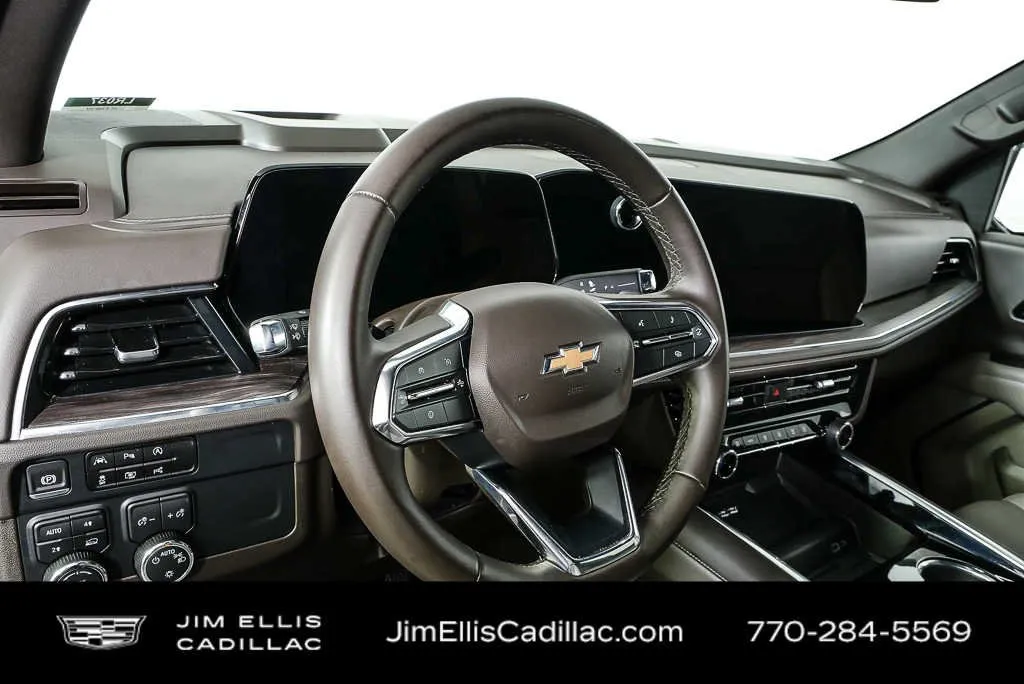 2025 Chevrolet Tahoe LT thumbnail 4