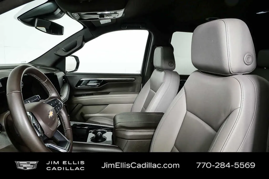 2025 Chevrolet Tahoe LT thumbnail 5