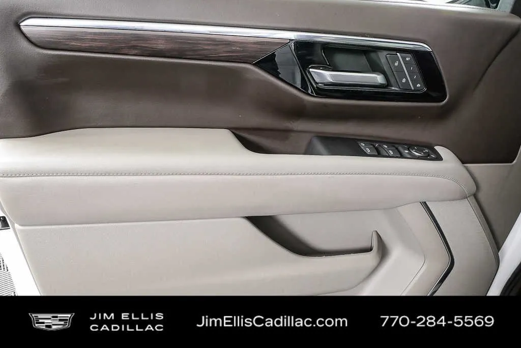 2025 Chevrolet Tahoe LT thumbnail 6
