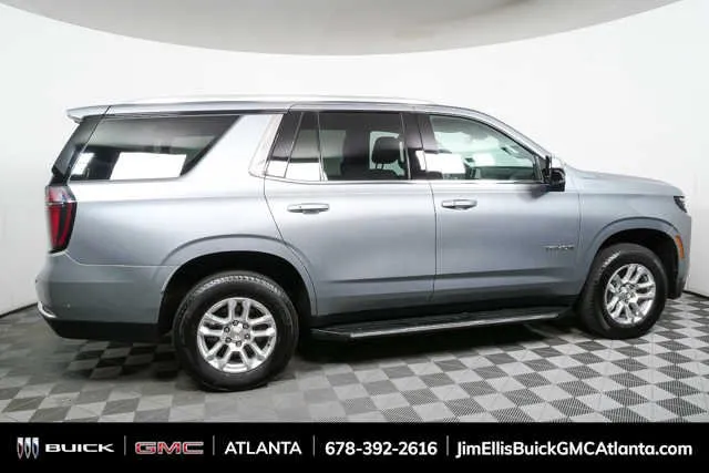 2025 Chevrolet Tahoe LT thumbnail 2