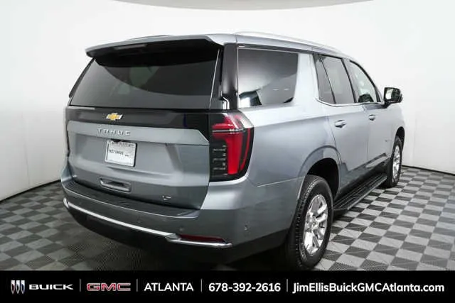 2025 Chevrolet Tahoe LT thumbnail 3