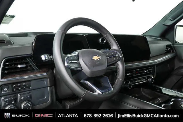 2025 Chevrolet Tahoe LT thumbnail 4