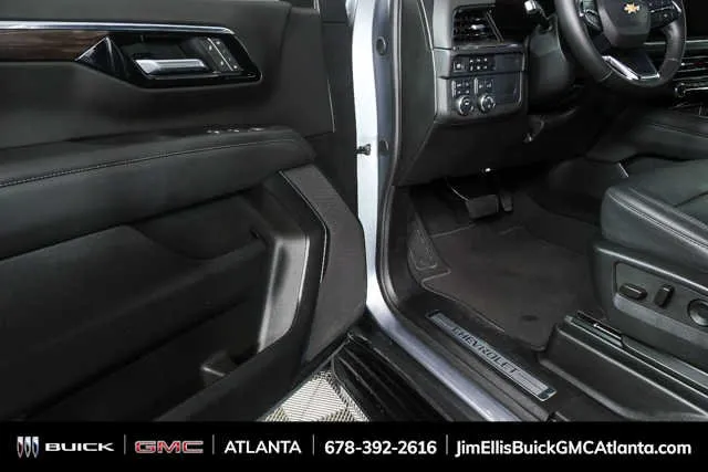 2025 Chevrolet Tahoe LT thumbnail 7
