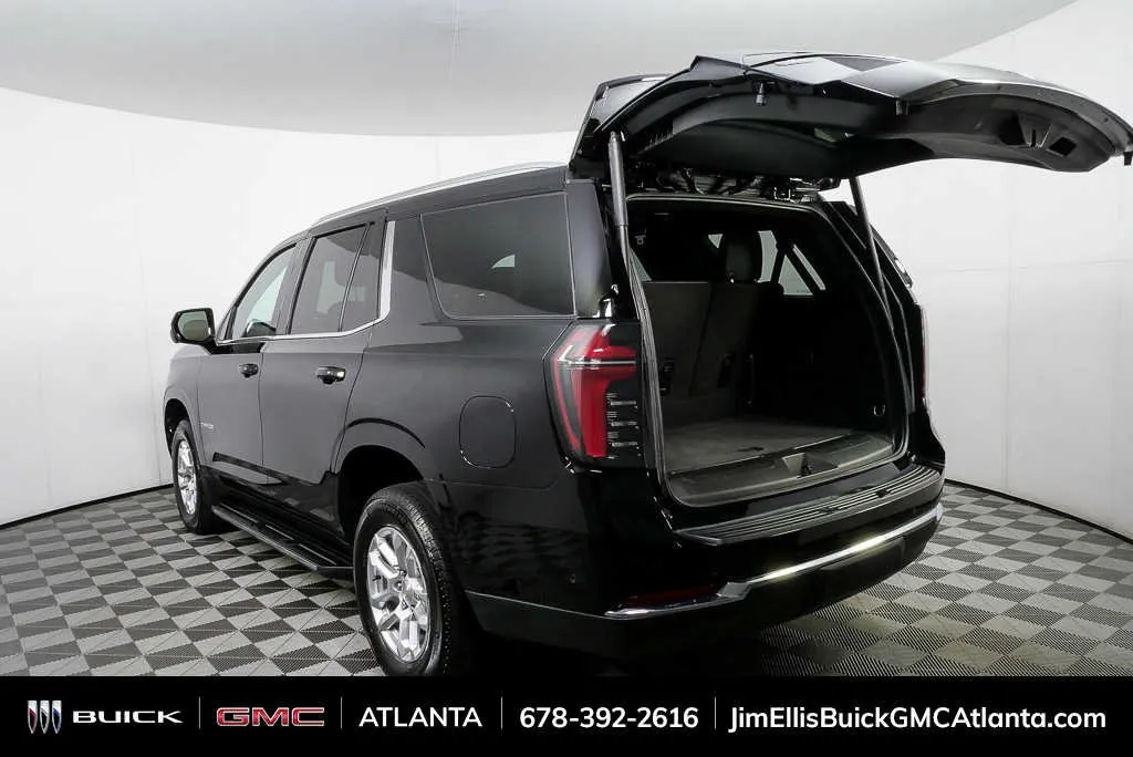 2025 Chevrolet Tahoe LT thumbnail 33
