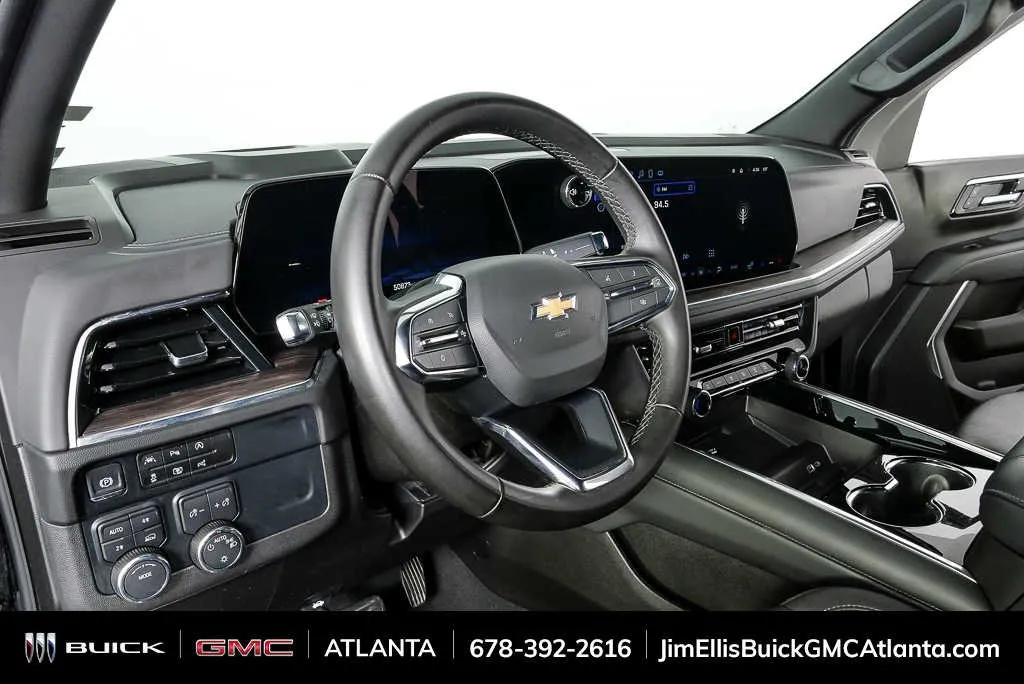 2025 Chevrolet Tahoe LT thumbnail 4