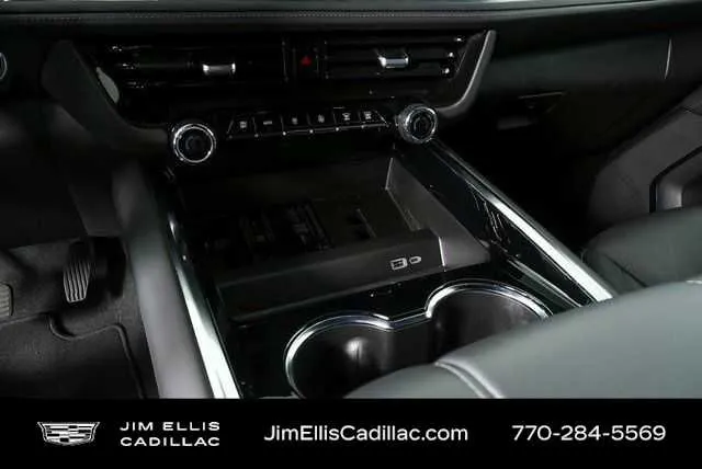 2025 Chevrolet Tahoe LT thumbnail 17