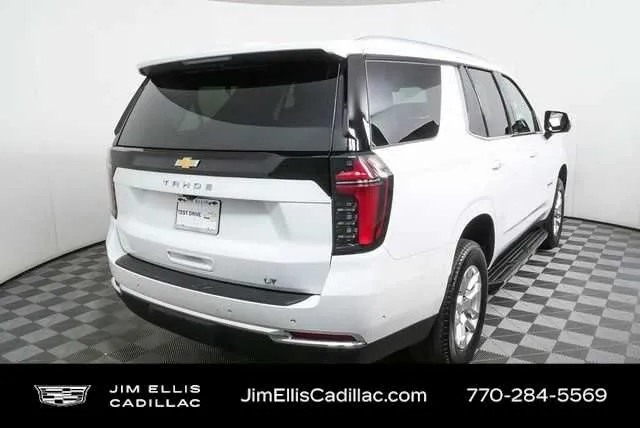 2025 Chevrolet Tahoe LT thumbnail 3